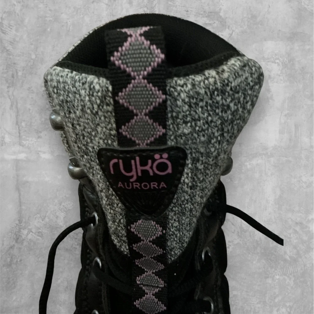 🌸RYKA AURORA BLACK QUILTED BOOTS